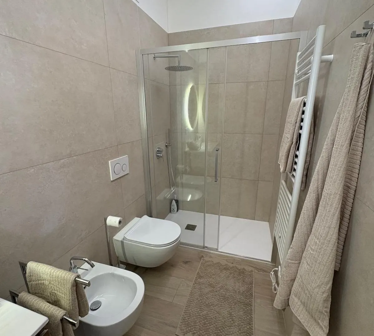Apartament Milan Top 7 Attractions At Metro1 - Charming Flat