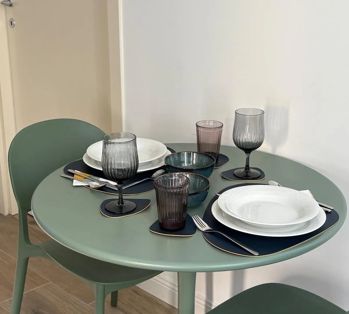 Apartament Milan Top 7 Attractions At Metro1 - Charming Flat