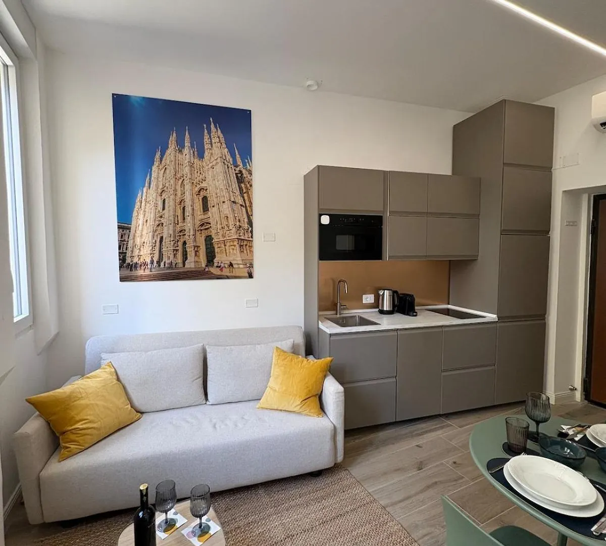 Milan Top 7 Attractions At Metro1 - Charming Flat イタリア
